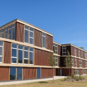 The Lodge, siège social d’Anaïk à Villeneuve d’Ascq, bâtiment moderne et écoresponsable avec façade en bois.