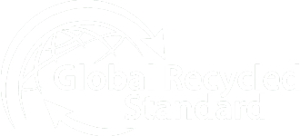 Logo de la certification GRS (Global Recycled Standard), garantissant l'utilisation de matériaux recyclés dans nos créations.