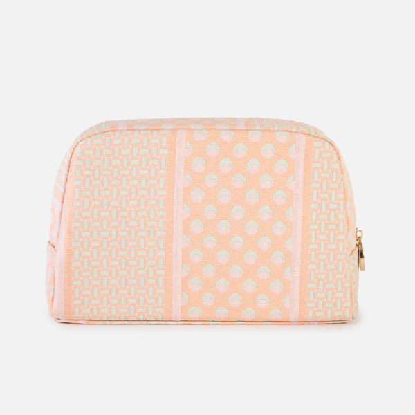 Trousse de toilette Jacquard Haute Couture Bulgari en polyester 100% recyclé. Modèle coloris pêche pastel avec motifs géométriques menthe et crème.